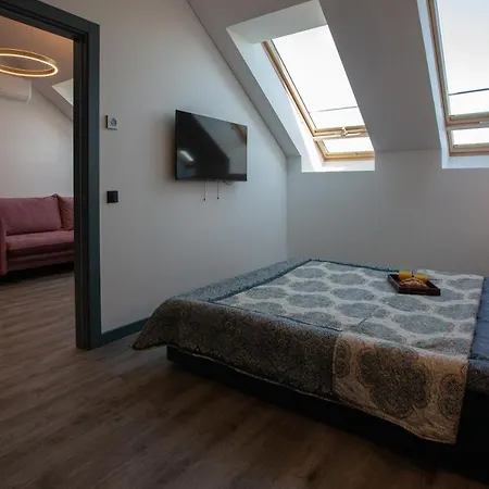M8 Stylish One-bedroom Apartamento *