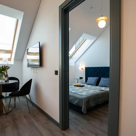 M8 Stylish One-bedroom *